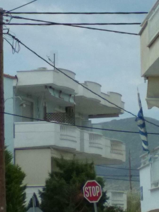 Sea And Sky Apartment Néa Péramos Kültér fotó
